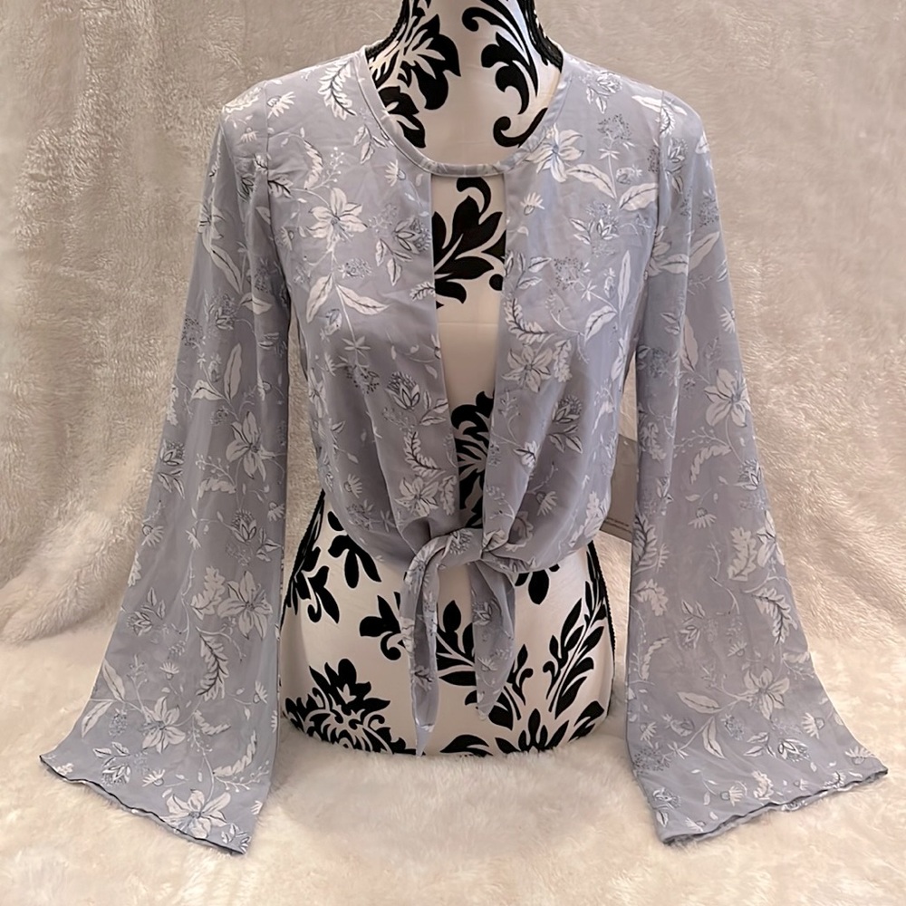 Tobi Pale Blue Floral Tie Front Flowy Long Sleeve Crop Top
